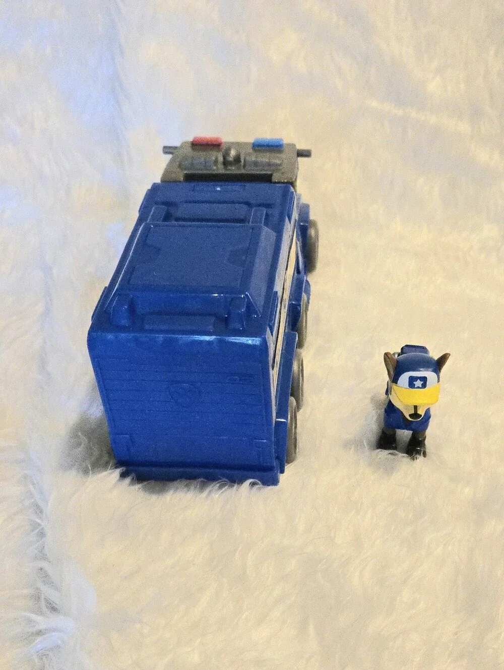 PAW Patrol Big Truck Pups Chase Rescue Truck and Figure set by Spin Master